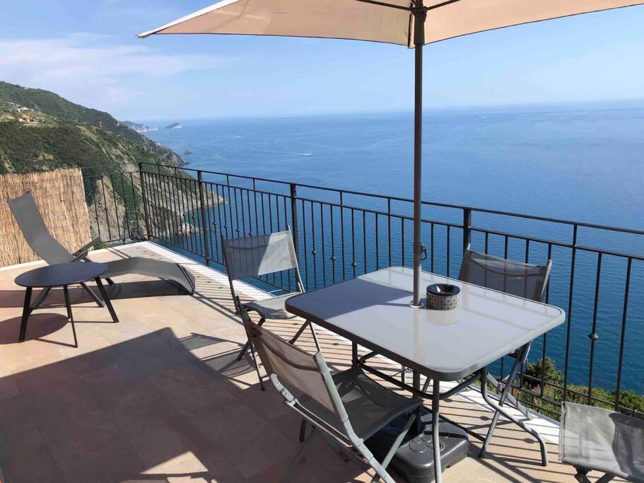 Orangehouse Cinque Terre. Private Parking Villa Riomaggiore Exteriör bild